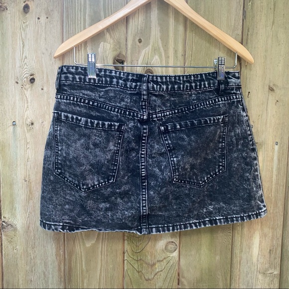 🌹4/16🌹XXI Black denim skirt - Picture 2 of 2